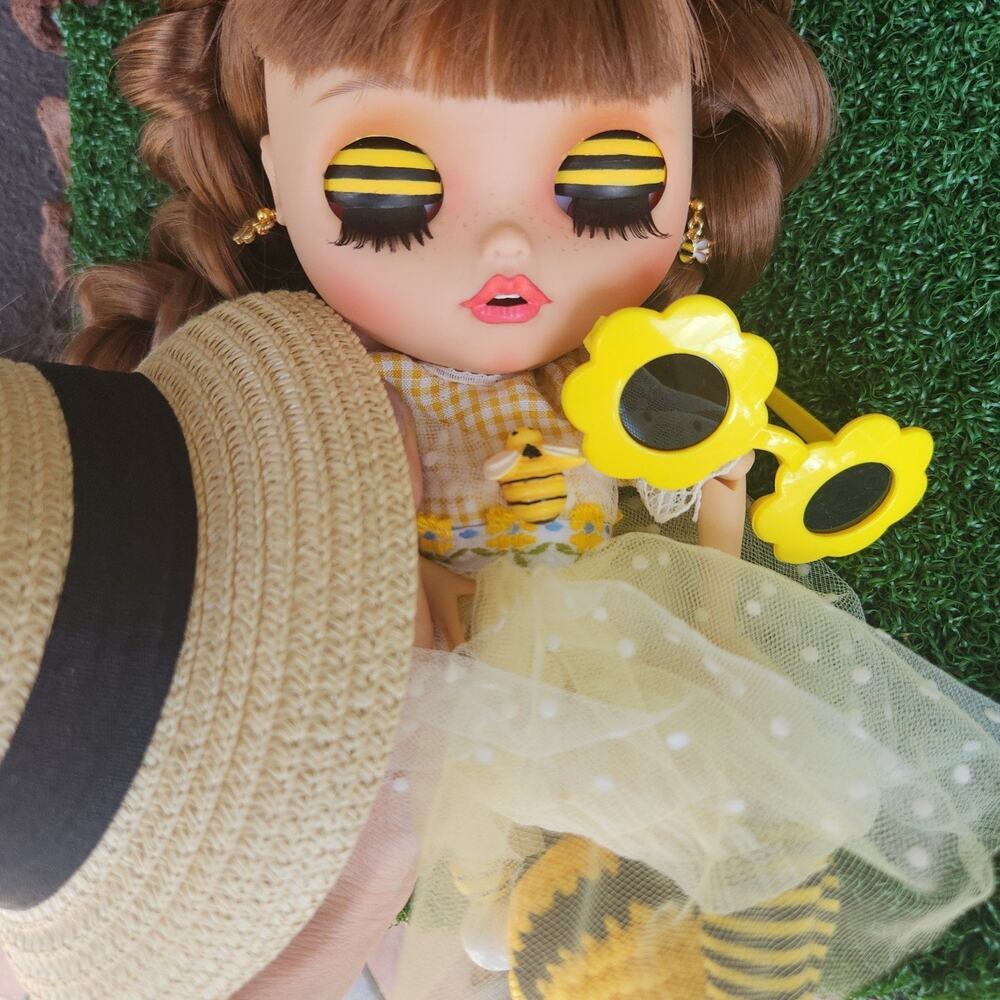 Custom Blythe doll ' Bee anca ' in summer outfit and accessories